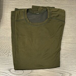 Lululemon men’s shirt size L